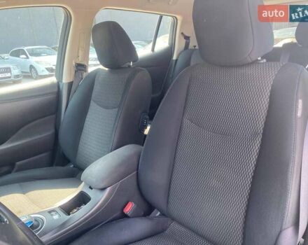 Червоний Ніссан Ліф, об'ємом двигуна 0 л та пробігом 92 тис. км за 8890 $, фото 28 на Automoto.ua