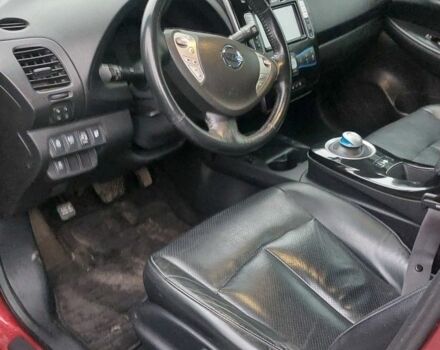 Красный Ниссан Лиф, объемом двигателя 0 л и пробегом 84 тыс. км за 7400 $, фото 5 на Automoto.ua