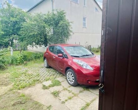 Красный Ниссан Лиф, объемом двигателя 0 л и пробегом 145 тыс. км за 10500 $, фото 10 на Automoto.ua
