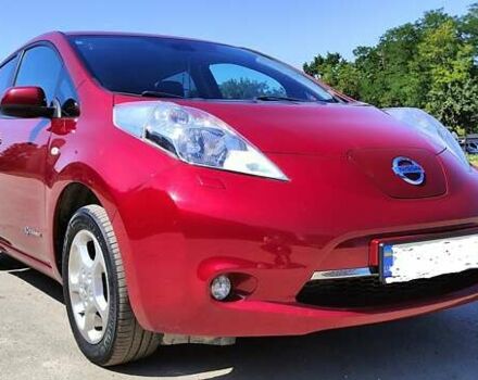 Красный Ниссан Лиф, объемом двигателя 0 л и пробегом 95 тыс. км за 7900 $, фото 9 на Automoto.ua