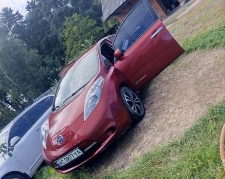 Червоний Ніссан Ліф, об'ємом двигуна 0 л та пробігом 129 тис. км за 6000 $, фото 1 на Automoto.ua