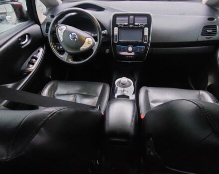 Красный Ниссан Лиф, объемом двигателя 0 л и пробегом 84 тыс. км за 7400 $, фото 10 на Automoto.ua