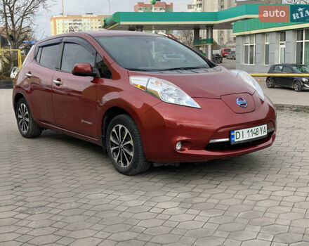 Красный Ниссан Лиф, объемом двигателя 0 л и пробегом 115 тыс. км за 5700 $, фото 1 на Automoto.ua