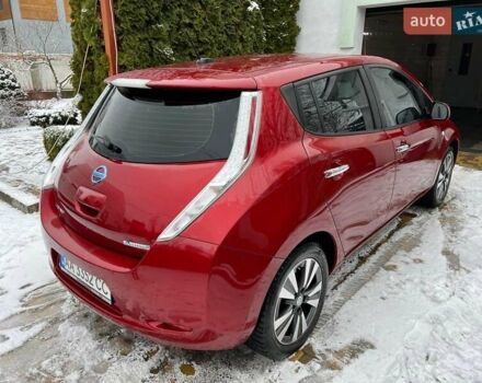 Красный Ниссан Лиф, объемом двигателя 0 л и пробегом 129 тыс. км за 7500 $, фото 1 на Automoto.ua