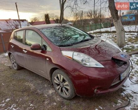 Красный Ниссан Лиф, объемом двигателя 0 л и пробегом 83 тыс. км за 10500 $, фото 11 на Automoto.ua