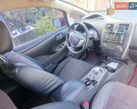 Червоний Ніссан Ліф, об'ємом двигуна 0 л та пробігом 129 тис. км за 6000 $, фото 13 на Automoto.ua