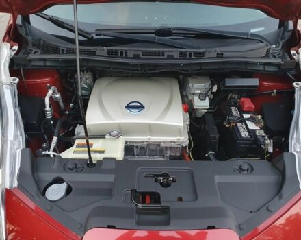 Червоний Ніссан Ліф, об'ємом двигуна 0 л та пробігом 86 тис. км за 10500 $, фото 6 на Automoto.ua