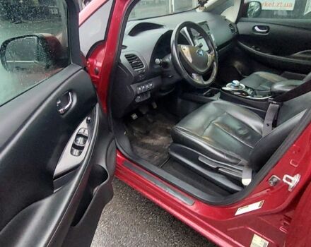 Красный Ниссан Лиф, объемом двигателя 0 л и пробегом 84 тыс. км за 7400 $, фото 6 на Automoto.ua