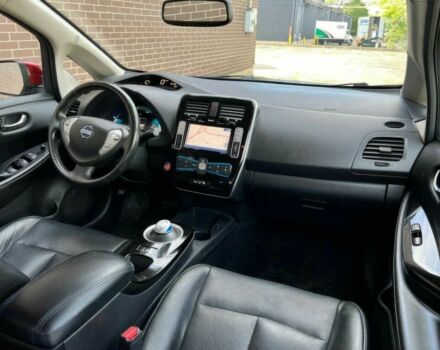 Красный Ниссан Лиф, объемом двигателя 0 л и пробегом 80 тыс. км за 2400 $, фото 7 на Automoto.ua