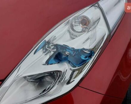 Красный Ниссан Лиф, объемом двигателя 0 л и пробегом 67 тыс. км за 7500 $, фото 37 на Automoto.ua