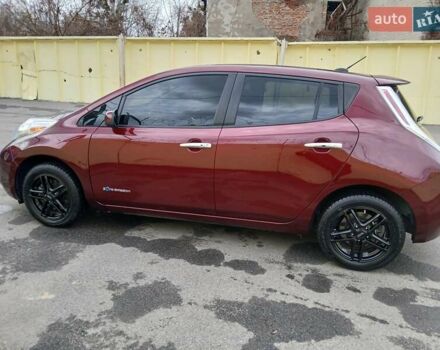 Красный Ниссан Лиф, объемом двигателя 0 л и пробегом 91 тыс. км за 7300 $, фото 5 на Automoto.ua