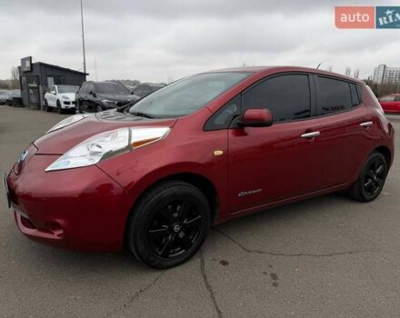 Красный Ниссан Лиф, объемом двигателя 0 л и пробегом 155 тыс. км за 7800 $, фото 11 на Automoto.ua