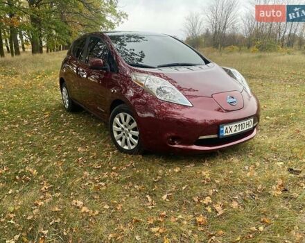 Красный Ниссан Лиф, объемом двигателя 0 л и пробегом 113 тыс. км за 6900 $, фото 1 на Automoto.ua