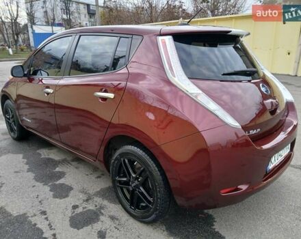 Красный Ниссан Лиф, объемом двигателя 0 л и пробегом 91 тыс. км за 7300 $, фото 4 на Automoto.ua