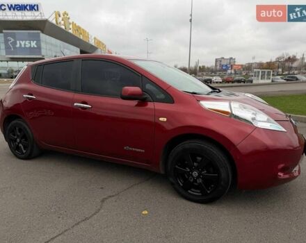 Красный Ниссан Лиф, объемом двигателя 0 л и пробегом 155 тыс. км за 7800 $, фото 17 на Automoto.ua