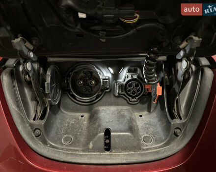 Красный Ниссан Лиф, объемом двигателя 0 л и пробегом 125 тыс. км за 7199 $, фото 1 на Automoto.ua