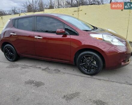 Красный Ниссан Лиф, объемом двигателя 0 л и пробегом 91 тыс. км за 7300 $, фото 2 на Automoto.ua