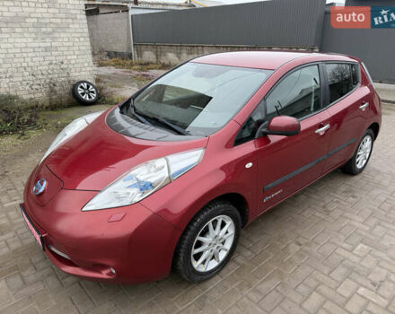 Красный Ниссан Лиф, объемом двигателя 0 л и пробегом 118 тыс. км за 6500 $, фото 12 на Automoto.ua