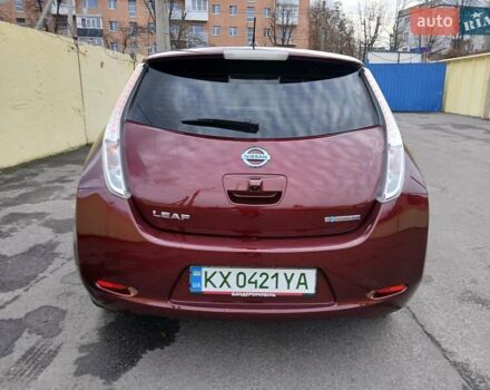 Красный Ниссан Лиф, объемом двигателя 0 л и пробегом 91 тыс. км за 7300 $, фото 6 на Automoto.ua