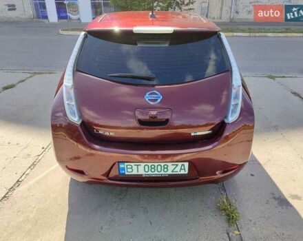 Червоний Ніссан Ліф, об'ємом двигуна 0 л та пробігом 104 тис. км за 8500 $, фото 5 на Automoto.ua