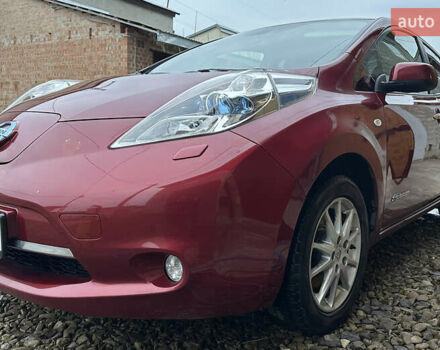 Красный Ниссан Лиф, объемом двигателя 0 л и пробегом 125 тыс. км за 7199 $, фото 14 на Automoto.ua