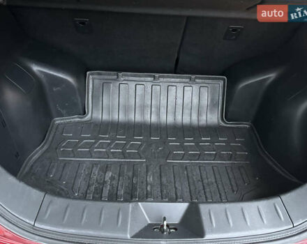 Красный Ниссан Лиф, объемом двигателя 0 л и пробегом 125 тыс. км за 7199 $, фото 24 на Automoto.ua