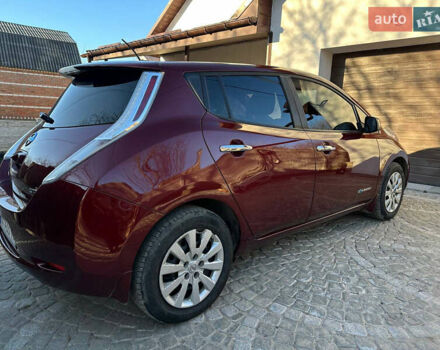 Красный Ниссан Лиф, объемом двигателя 0 л и пробегом 99 тыс. км за 7500 $, фото 10 на Automoto.ua