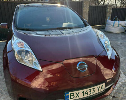 Красный Ниссан Лиф, объемом двигателя 0 л и пробегом 99 тыс. км за 7500 $, фото 34 на Automoto.ua