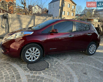 Красный Ниссан Лиф, объемом двигателя 0 л и пробегом 99 тыс. км за 7500 $, фото 8 на Automoto.ua