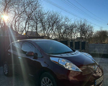 Красный Ниссан Лиф, объемом двигателя 0 л и пробегом 99 тыс. км за 7500 $, фото 15 на Automoto.ua