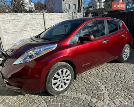 Красный Ниссан Лиф, объемом двигателя 0 л и пробегом 99 тыс. км за 7500 $, фото 1 на Automoto.ua