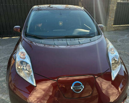 Красный Ниссан Лиф, объемом двигателя 0 л и пробегом 99 тыс. км за 7500 $, фото 18 на Automoto.ua