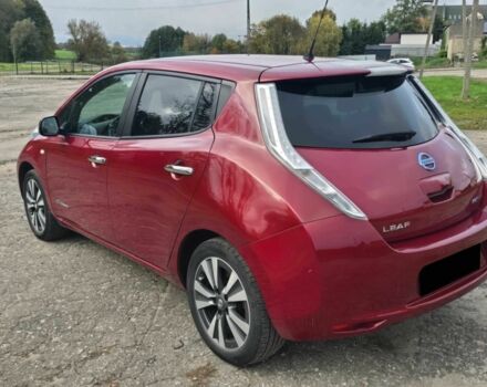 Красный Ниссан Лиф, объемом двигателя 0 л и пробегом 99 тыс. км за 3000 $, фото 6 на Automoto.ua