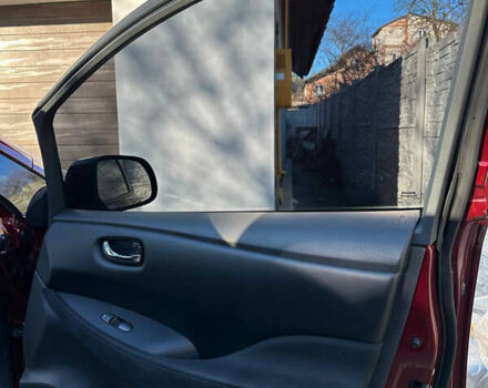 Красный Ниссан Лиф, объемом двигателя 0 л и пробегом 99 тыс. км за 7500 $, фото 33 на Automoto.ua