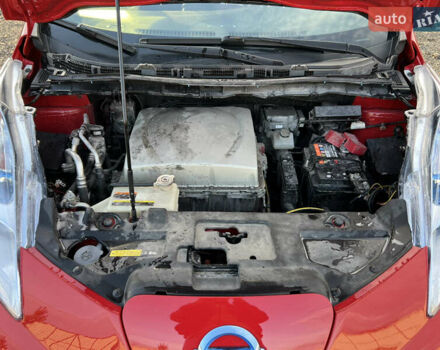 Красный Ниссан Лиф, объемом двигателя 0 л и пробегом 180 тыс. км за 6800 $, фото 42 на Automoto.ua