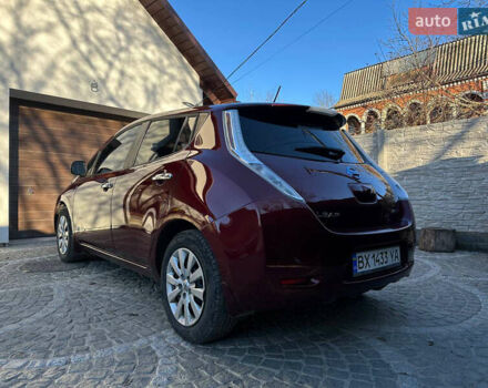 Красный Ниссан Лиф, объемом двигателя 0 л и пробегом 99 тыс. км за 7500 $, фото 21 на Automoto.ua