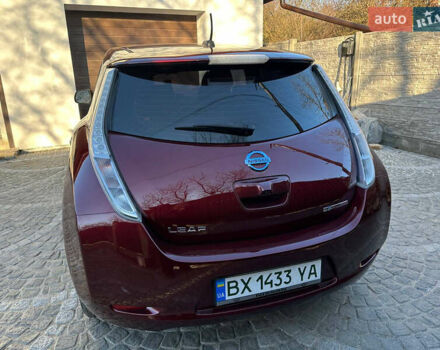 Красный Ниссан Лиф, объемом двигателя 0 л и пробегом 99 тыс. км за 7500 $, фото 22 на Automoto.ua