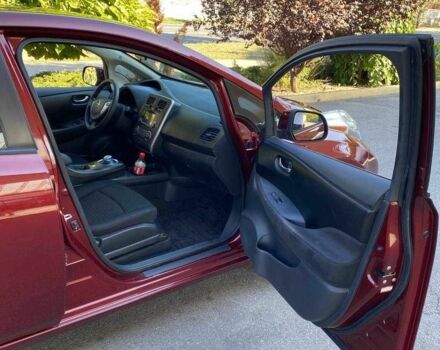 Красный Ниссан Лиф, объемом двигателя 0 л и пробегом 74 тыс. км за 7500 $, фото 2 на Automoto.ua