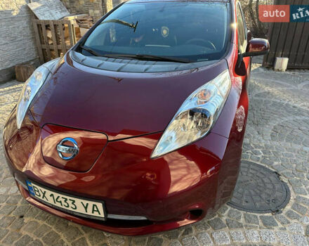 Красный Ниссан Лиф, объемом двигателя 0 л и пробегом 99 тыс. км за 7500 $, фото 11 на Automoto.ua