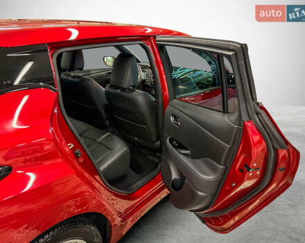 Красный Ниссан Лиф, объемом двигателя 0 л и пробегом 25 тыс. км за 8500 $, фото 22 на Automoto.ua