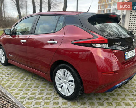 Красный Ниссан Лиф, объемом двигателя 0 л и пробегом 62 тыс. км за 11990 $, фото 3 на Automoto.ua