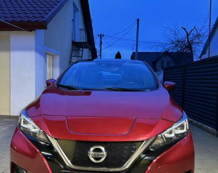 Красный Ниссан Лиф, объемом двигателя 0 л и пробегом 134 тыс. км за 12500 $, фото 4 на Automoto.ua