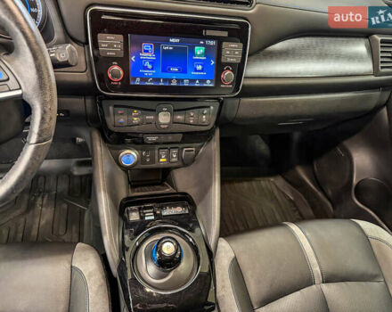 Красный Ниссан Лиф, объемом двигателя 0 л и пробегом 25 тыс. км за 8500 $, фото 14 на Automoto.ua