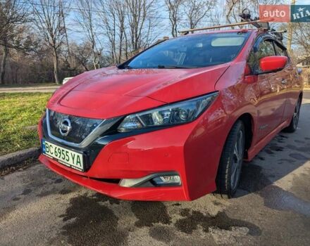 Красный Ниссан Лиф, объемом двигателя 0 л и пробегом 125 тыс. км за 12700 $, фото 1 на Automoto.ua