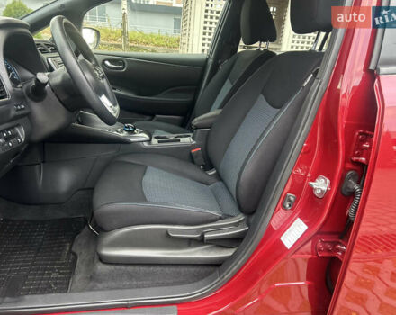 Красный Ниссан Лиф, объемом двигателя 0 л и пробегом 62 тыс. км за 11990 $, фото 7 на Automoto.ua