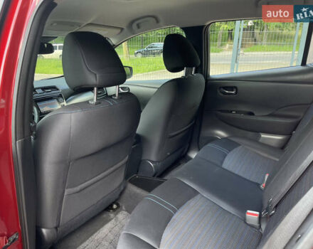 Красный Ниссан Лиф, объемом двигателя 0 л и пробегом 117 тыс. км за 12000 $, фото 12 на Automoto.ua