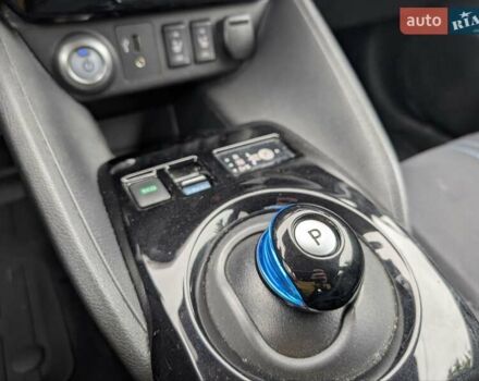 Червоний Ніссан Ліф, об'ємом двигуна 0 л та пробігом 127 тис. км за 11900 $, фото 29 на Automoto.ua