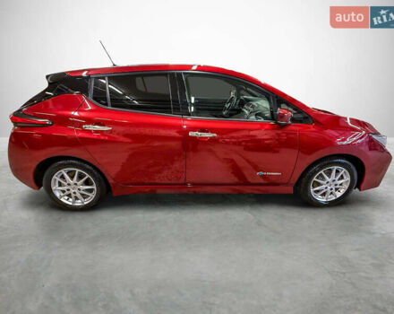 Красный Ниссан Лиф, объемом двигателя 0 л и пробегом 25 тыс. км за 8500 $, фото 5 на Automoto.ua