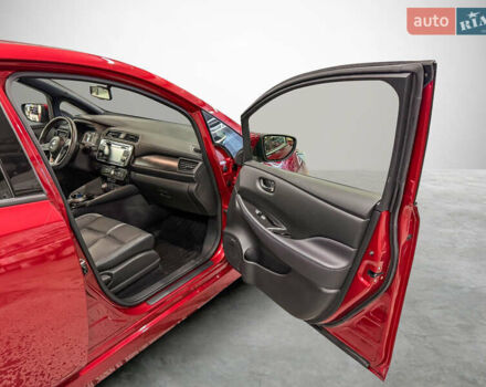 Красный Ниссан Лиф, объемом двигателя 0 л и пробегом 25 тыс. км за 8500 $, фото 18 на Automoto.ua