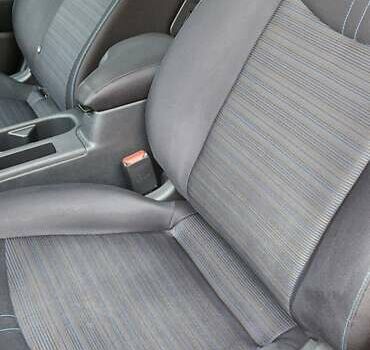 Красный Ниссан Лиф, объемом двигателя 0 л и пробегом 130 тыс. км за 10950 $, фото 24 на Automoto.ua